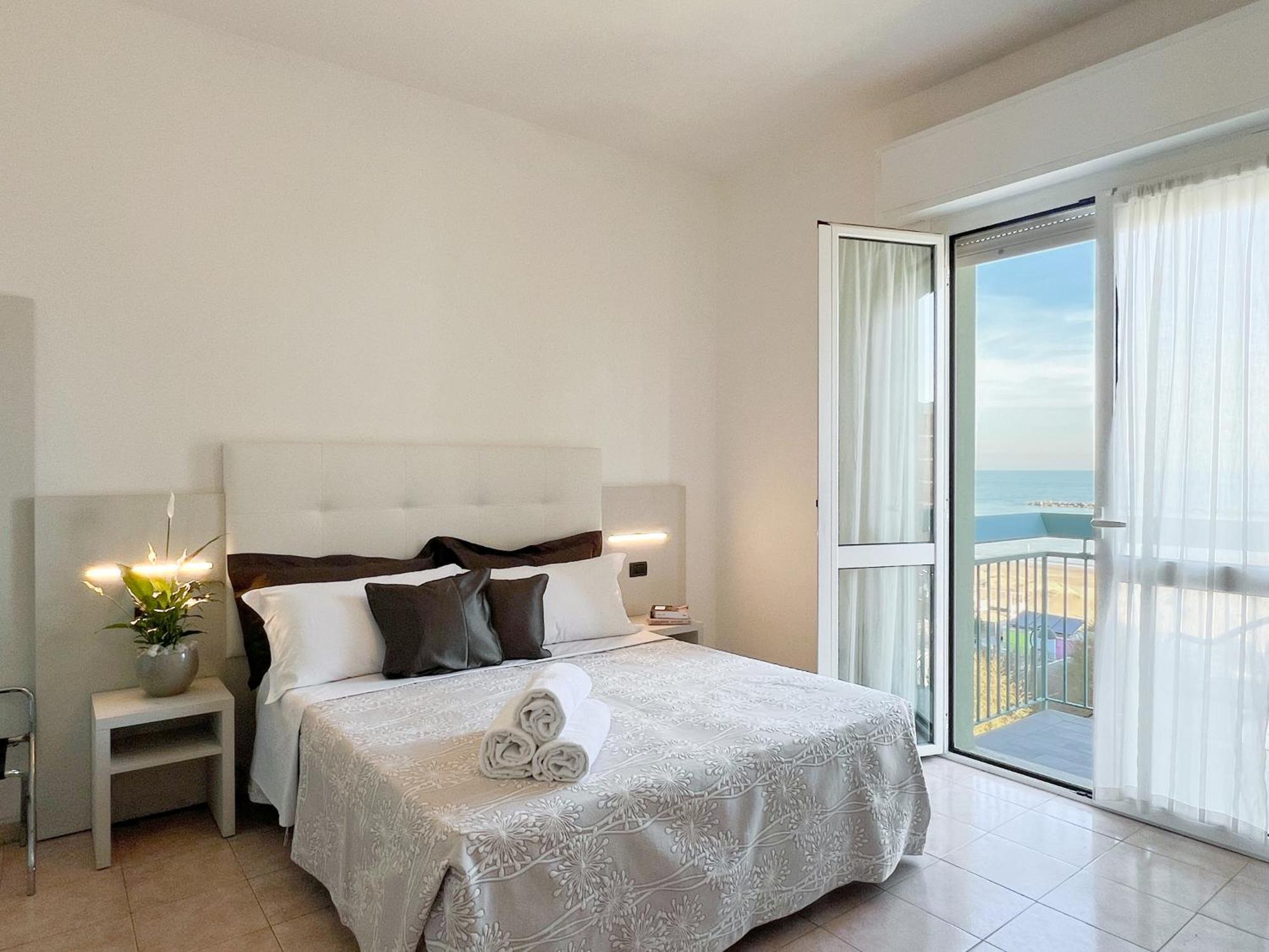 Big Family Hotel Bellaria-Igea Marina Bagian luar foto